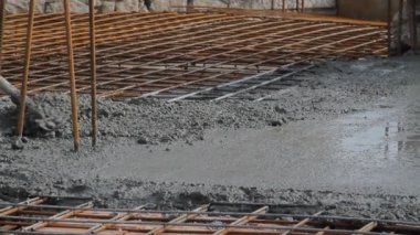 Beton dökme sıvı çimento sıkıştırma işleri,