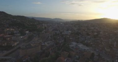 Saraybosna hava atış, Bosna ve Hersek, gün batımı, eski bir kasaba
