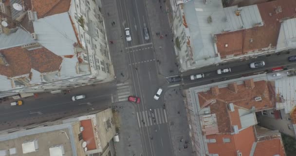 SARAJEVO - SEPTIEMBRE 2016: plano aéreo del centro de la ciudad de Sarajevo — Vídeo de stock