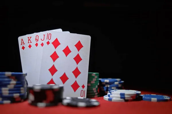 Melhor Mão Poker Royal Flush Com Fichas Presas — Fotografia de Stock