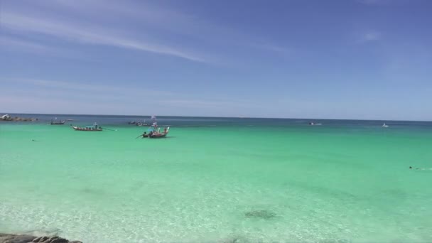 Barcos Pesca Descansam Águas Calmas — Vídeo de Stock