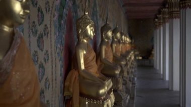 Wat Pho Tapınağı 'nın içindeki detaylar Tayland' ın birinci sınıf kraliyet tapınakları olarak sınıflandırılan altı tapınak listesinin birincisi.