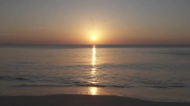 Koh Lanta adasında gün batımı, Tayland, Andaman Denizi manzarası 