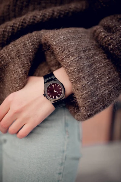 Stylish Black Watch Woman Hand — Stock Photo, Image