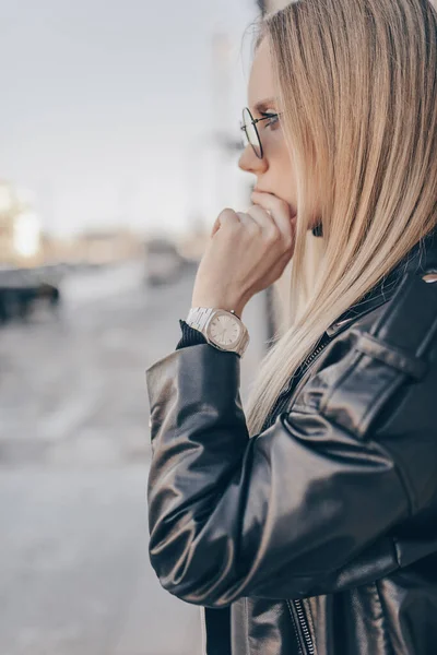 Stylish Silver Watch Woman Hand — Stock Photo, Image