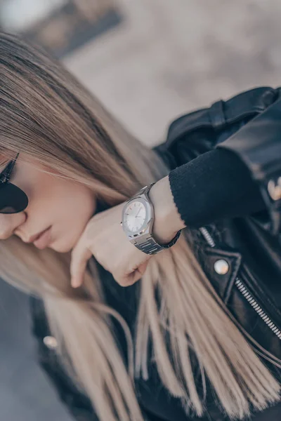 Stylish Silver Watch Woman Hand — Stock Photo, Image