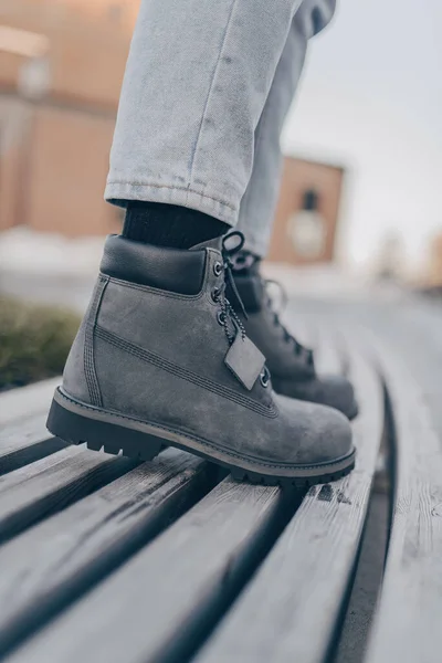 时尚时尚的灰色靴子 — 图库照片