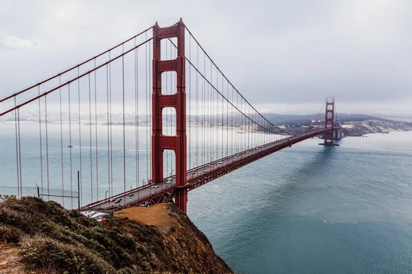 San Francisco, CA - 19 de dezembro de 2013: Golden Gate Bridge from Golden — Fotografia de Stock