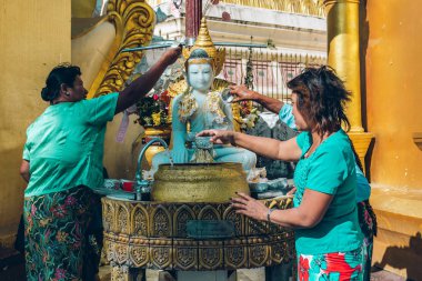 Yangon, Myanmar - 19th Şubat 2014: Koordinasyon töreninde Shwedago