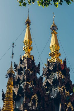 Yangon, Myanmar - 19th Şubat 2014: altın buddha depo yakın çekim