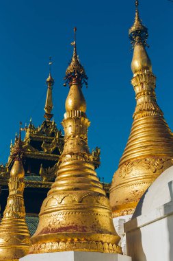 Yangon, Myanmar - 19th Şubat 2014: altın buddha depo yakın çekim