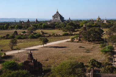 Bagan, Myanmar - 22 Şubat 2014: Manzaralı siluetleri ile 