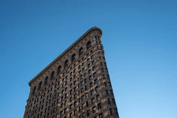 浅谈下午在纽约市弗拉蒂隆大楼的建筑特写 — 图库照片