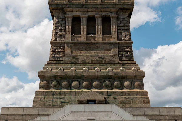 미국 뉴 우요 오크 시의 맑고 푸른 하늘에 펼쳐진 자유의 동상 — 스톡 사진