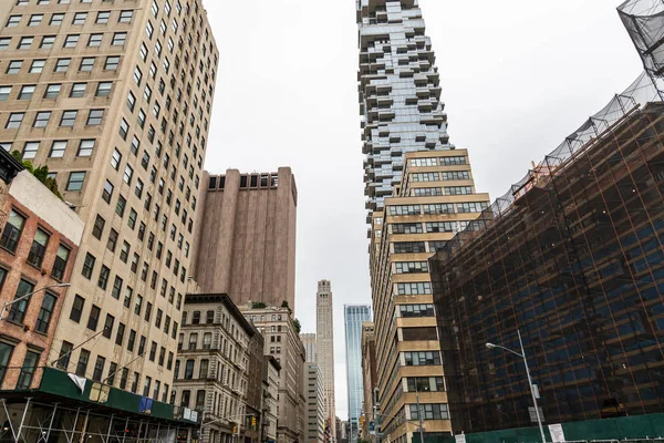 New York / États-Unis - 27 juin 2018 : 56 Leonard Street skyscraper à Tribeca, New York — Photo