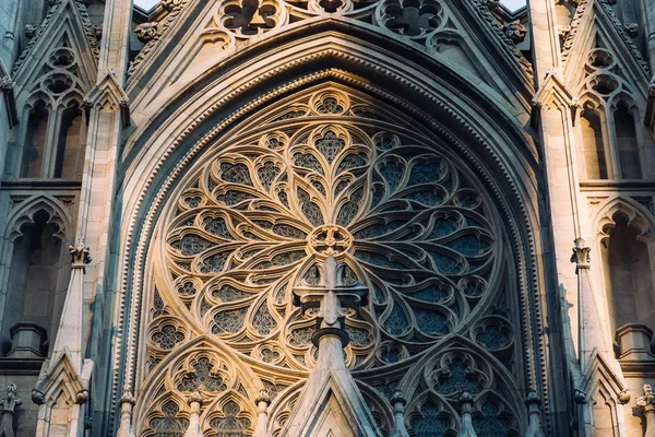 New York City / USA - Jul 19 2018: St. Patricks Cathedral facade close in Manhattan — 스톡 사진
