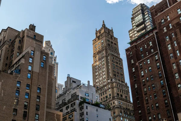 Nova Iorque / EUA - JUL 27 2018: arranha-céus em grande plano da Lexington Avenue, no centro de Manhattan — Fotografia de Stock