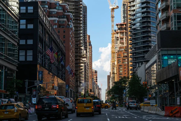 New York City / USA - JUL 27 2018: Skyscrapers and buildings on Lexington Avenue in Midtown Manhattan — Stock Photo, Image