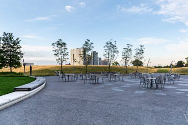 New York City / Usa - 31 Haziran 2018: Roosevelt Adası 'ndaki Bloomberg Merkezi