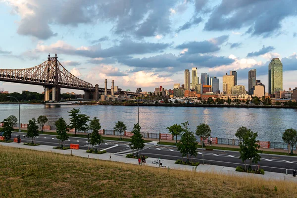 New York City / Usa - 27 Haziran 2018: Roosevelt Adası 'ndan Long Island manzaralı — Stok fotoğraf