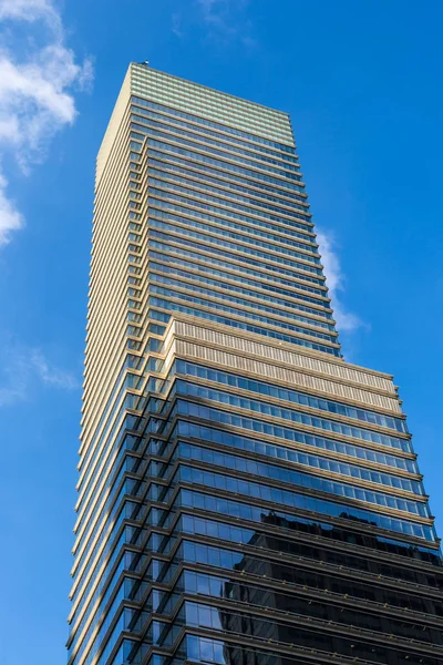New York City / USA - 2018. július 27.: A Lexington sugárút felhőkarcolója Manhattan belvárosában — Stock Fotó
