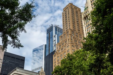 New York City / Usa - 20 Haziran 2018: Gökdelen ve New York 'un Aşağı Manhattan Finansal Bölgesi' ndeki eski binalar