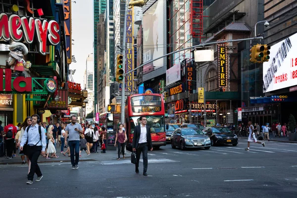 New York City / USA - 13. července 2018: Times Square street view at rush hour in midtown Manhattan — Stock fotografie