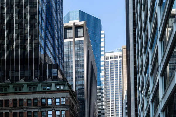 Nova Iorque / EUA - JUN 25 2018: Arranha-céu no Distrito Financeiro de Wall Street, em Lower Manhattan, Nova Iorque — Fotografia de Stock