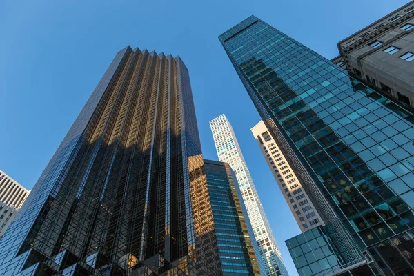 New York City / Usa - 19 Haziran 2018: Manhattan 'daki Midtown gökdelenleri ve binaları