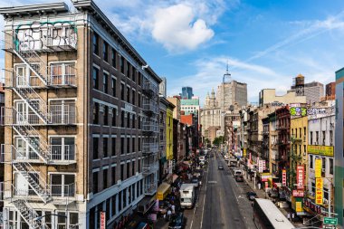 New York City / Usa - 31 Haziran 2018: Aşağı Manhattan 'daki Çin Mahallesi' nde gökdelenler ve apartmanlar