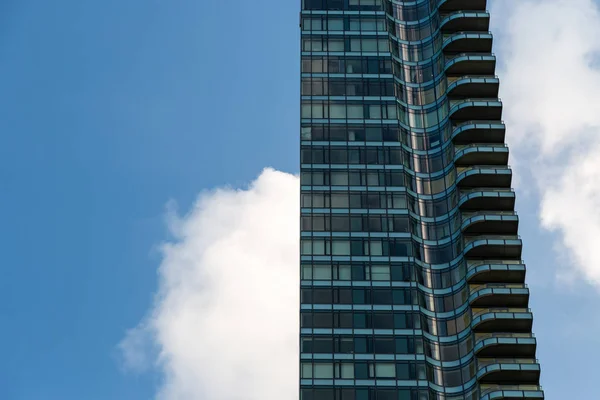 New york city / usa - 27. Juli 2018: Wolkenkratzer aus der Nähe der Lexington Avenue in Midtown Manhattan — Stockfoto