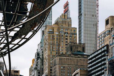 Columbus Circle 'dan Central Park' ın güney manzaralı gökdelenleri.