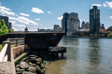 Roosevelt Adası 'ndaki Octagon parkındaki tekne.