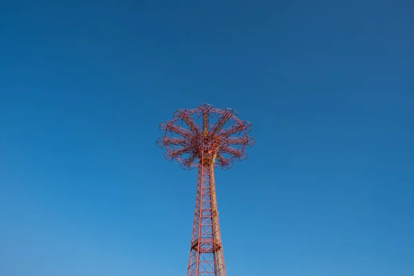 Sauter en parachute à Coney Island Brooklyn New York — Photo