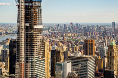 Şehir merkezi ve Brooklyn gökdeleni çatı katı Rockefeller Cente 'den