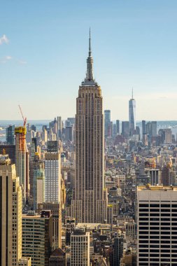 Empire State Binası ve New York şehrinin gökdelenleri