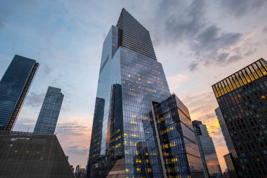 Hudson Yards, New York 'ta çok uzun ve karışık kullanımlı bir bina.