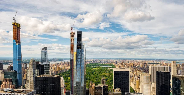 Cima cidade e Central Park de Nova York vista cityscape do telhado — Fotografia de Stock