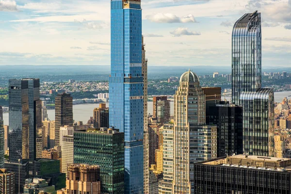 Midtown en Upper West Side wolkenkrabbers uitzicht vanaf het dak Rockef — Stockfoto