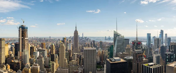 Midtown e arranha-céus da baixa de Nova York vista cityscape de — Fotografia de Stock