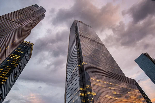 Hudson Yards, New York 'ta çok uzun ve karışık kullanımlı bir bina.