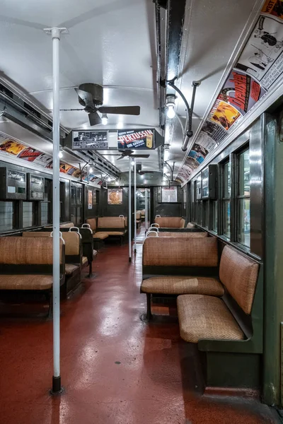 Voiture de métro vintage à New York Transit Museum situé à d — Photo