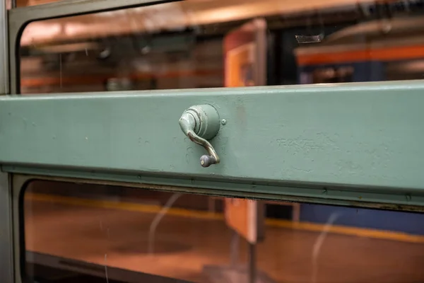 Vintage metro trein auto in New York Transit Museum gelegen in d — Stockfoto