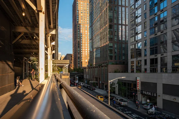 Zicht op de High Line in Manhattan Summer — Stockfoto