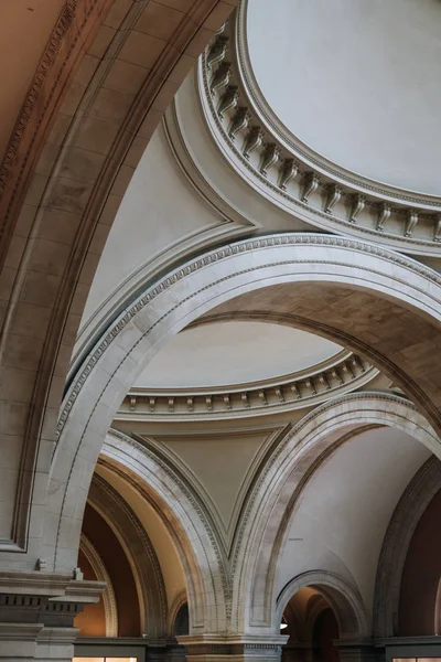 La entrada del Metropolitan Museum of Art en Nueva York es una ciudad de Nueva York — Foto de Stock