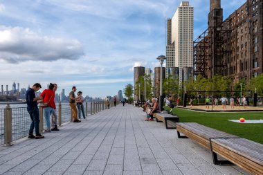Williamsburg, Brooklyn 'deki Domino Park, Eski Şeker Fabrikası