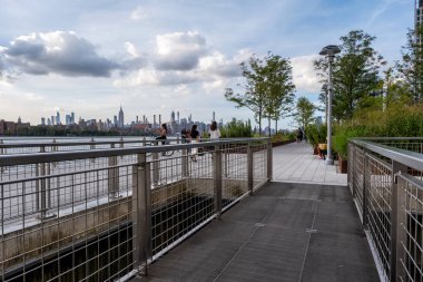 Williamsburg, Brooklyn 'deki Domino Park, Eski Şeker Fabrikası