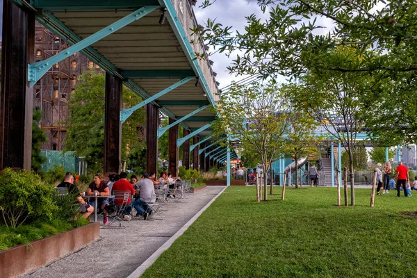 Williamsburg, Brooklyn 'deki Domino Park, Eski Şeker Fabrikası