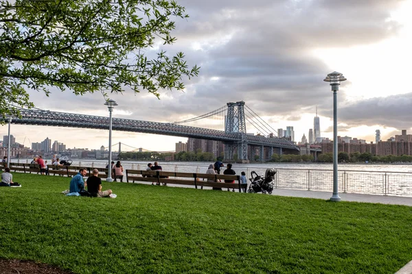 Williamsburg, Brooklyn 'deki Domino Park, Eski Şeker Fabrikası