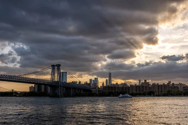 Domino Park em Williamsburg Brooklyn, Fábrica de açúcar velho — Fotografia de Stock